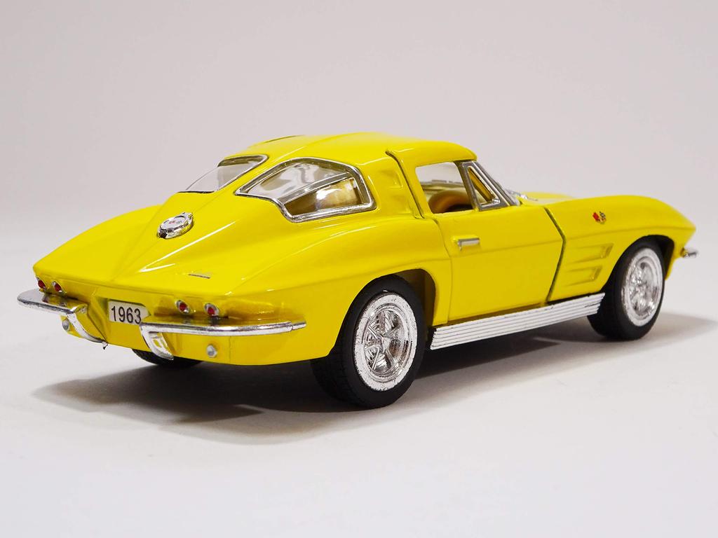 Kinsmart Chevrolet Corvette Stingray Yellow Diecast Car KT5358 (1963) 1/36