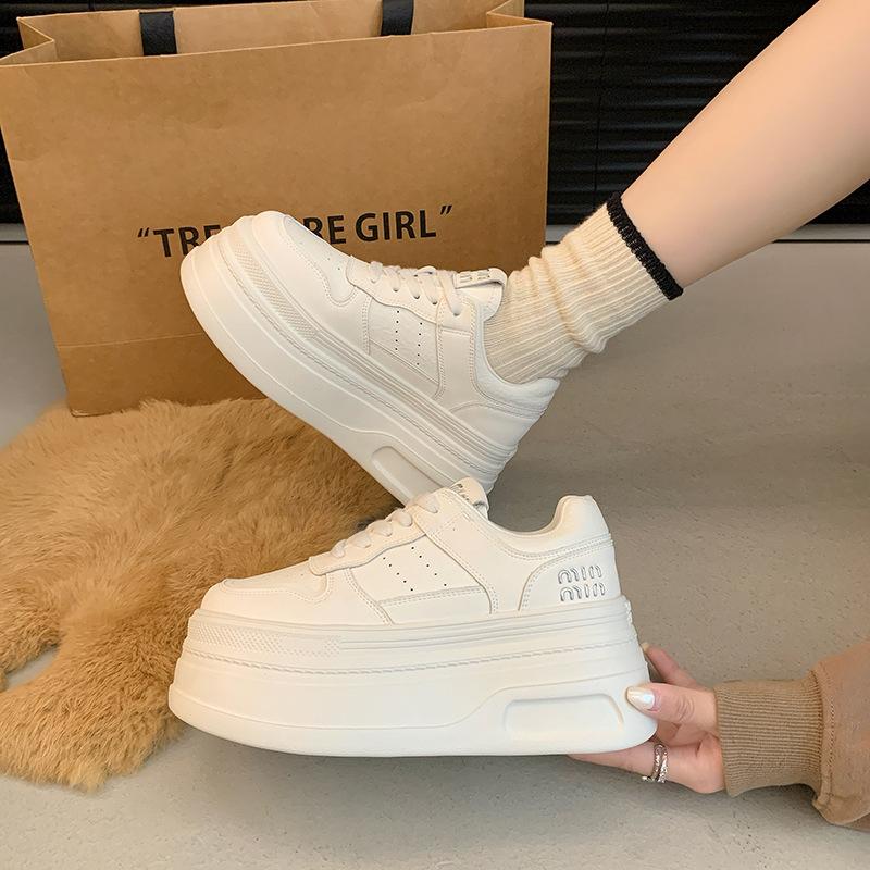 Туфли на толстой подошве из кожи женские 2024 года, осенне-зимние, новые универсальные туфли с увеличенным голенищем, детские белые туфли, повседневная спортивная обувь