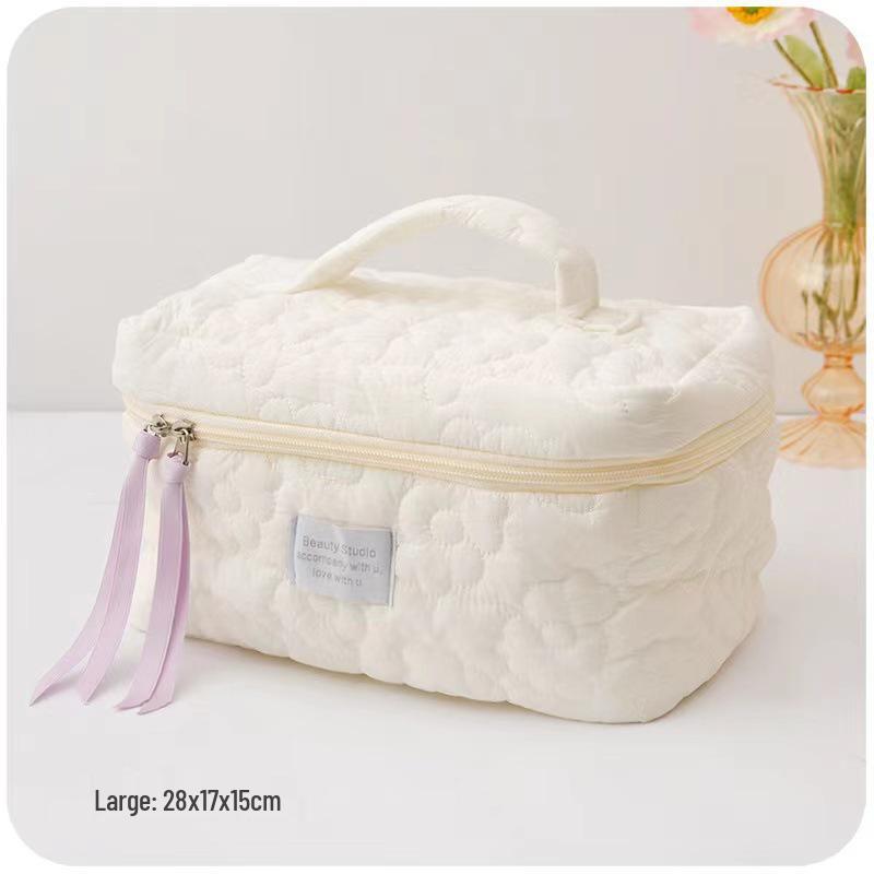 Облачная косметичка: Портативный мягкий дорожный органайзер большой вместимости, с пушистым дизайном, идеально подходит для хранения косметики или карандашей