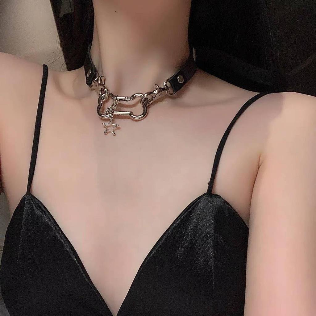 Chic Spicy Girl Leather Bell Choker Necklace – Unique Minority Design