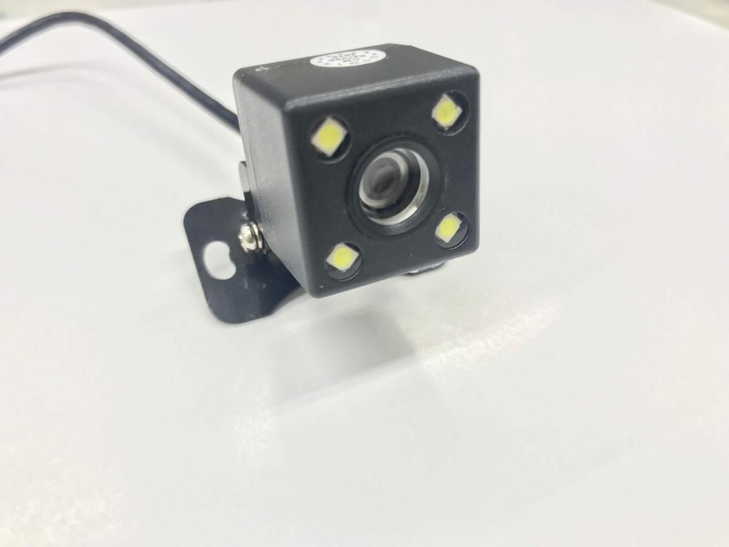 УМНЫЙ регистратор с камерой переднего и заднего вида, оснащенный технологией WDR и датчиком SONY B-T16 для записи ночных изображений с высоким разрешением.