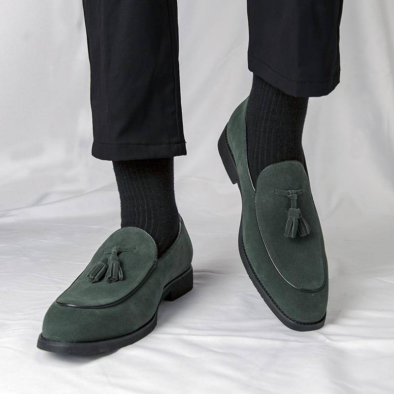 Fashion Casual Plus Size Leather Tassel Loafers Branded Men Formal Business Leather Shoes Fashionable Korean Style Pointed Leather Shoes