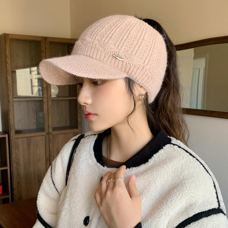 New Winter Plush Ear Protecting Peaked Cap for Women Korean Style Versatile Empty Top Ponytail Warm Baseball Hat