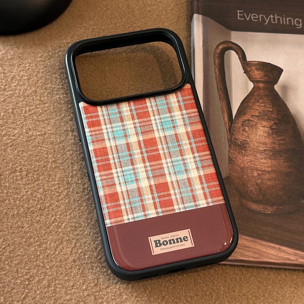 Vintage burgundy plaid phone case suitable for Apple 17 Pro Max, iPhone 16, hard resin, fall-proof for 15, autumn and winter, 13