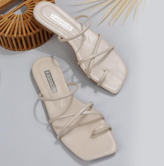 Summer Sandals Women Outside Wear New Women's Flat Slippers Flat Flip-flops Simple Flip-flops P712