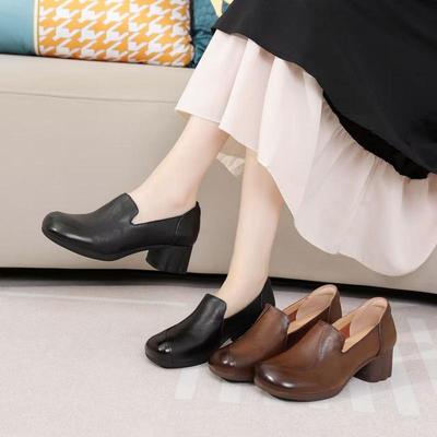 2025 Цветной блок Массивный каблук Кожаные слипоны Этнический стиль Туфли для мамы, Средний каблук Квадратный носок.