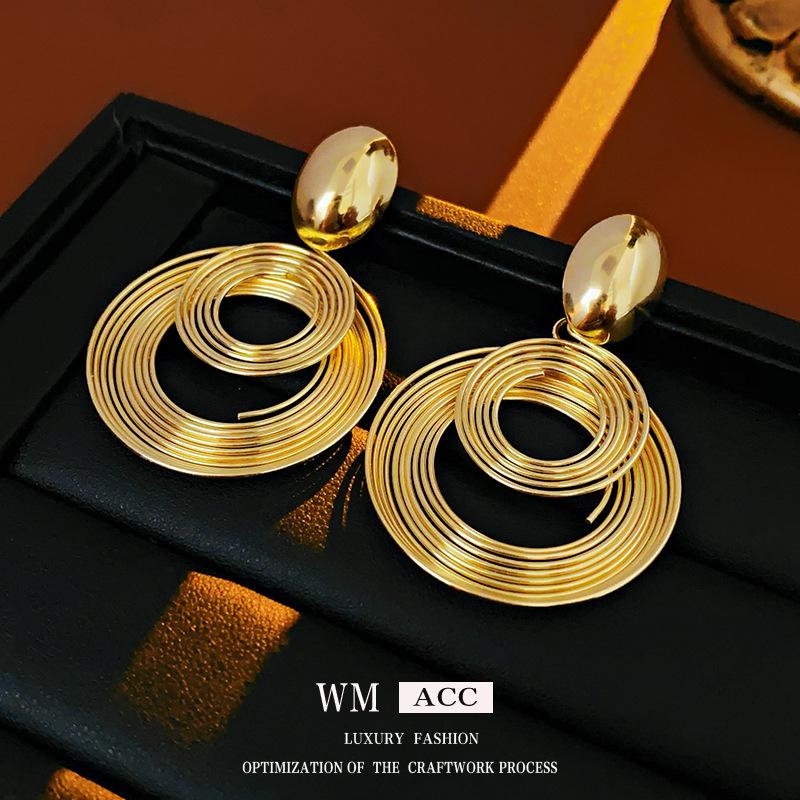 Silver Needle Coiled Circular Metal Earrings with A Cool and Personalized Style, European and American Fashionable and Niche Earrings