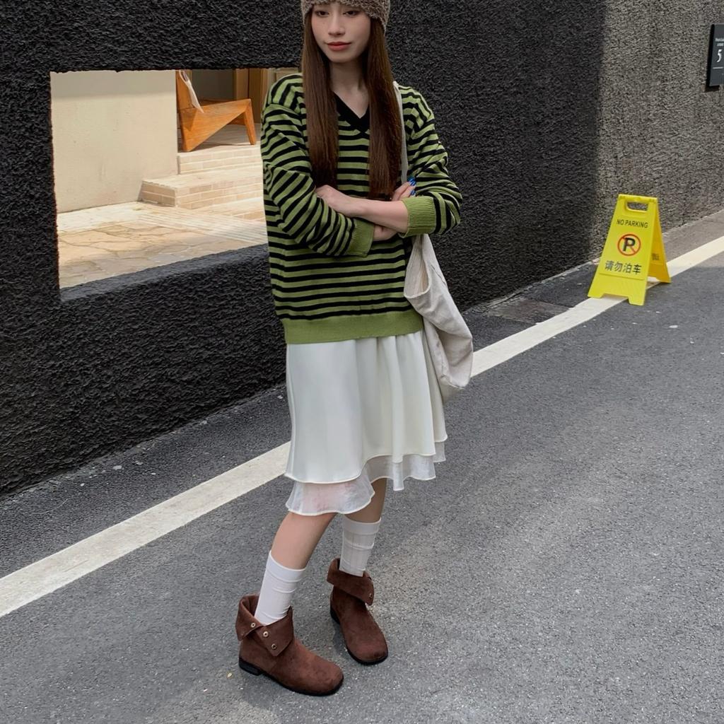 2025 Autumn and Winter New Round Head Button Thick Heel Thin Martin Fashion Short Boots Two Wear Women's Boots