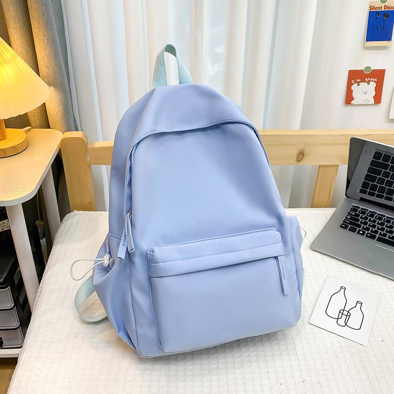 Рюкзаки модны и популярны среди учеников начальной и средней школы