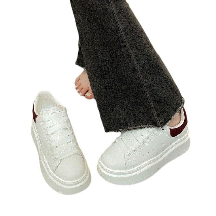 Popular Small Women's Shoes Thick-soled Low-top Little White Shoes Women's 2025 Spring New High-end Versatile Heightening Board Shoes