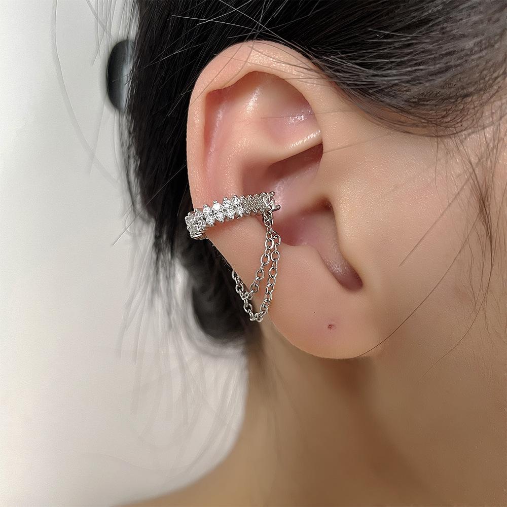 Inlaid Round Diamond Double-Layer Chain Ear Clip, Free Ear Hole Wind Exaggerated Temperament Cool And Handsome Flash Diamond Double-Layer Fringed Ear
