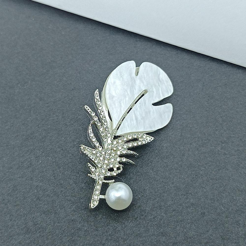 Feather Brooch Pins for Women Party Wedding Gifts Clothing Accessories High-end Chest Flower Women's Gold Rhinestone Alloy Silver Accessory Pin