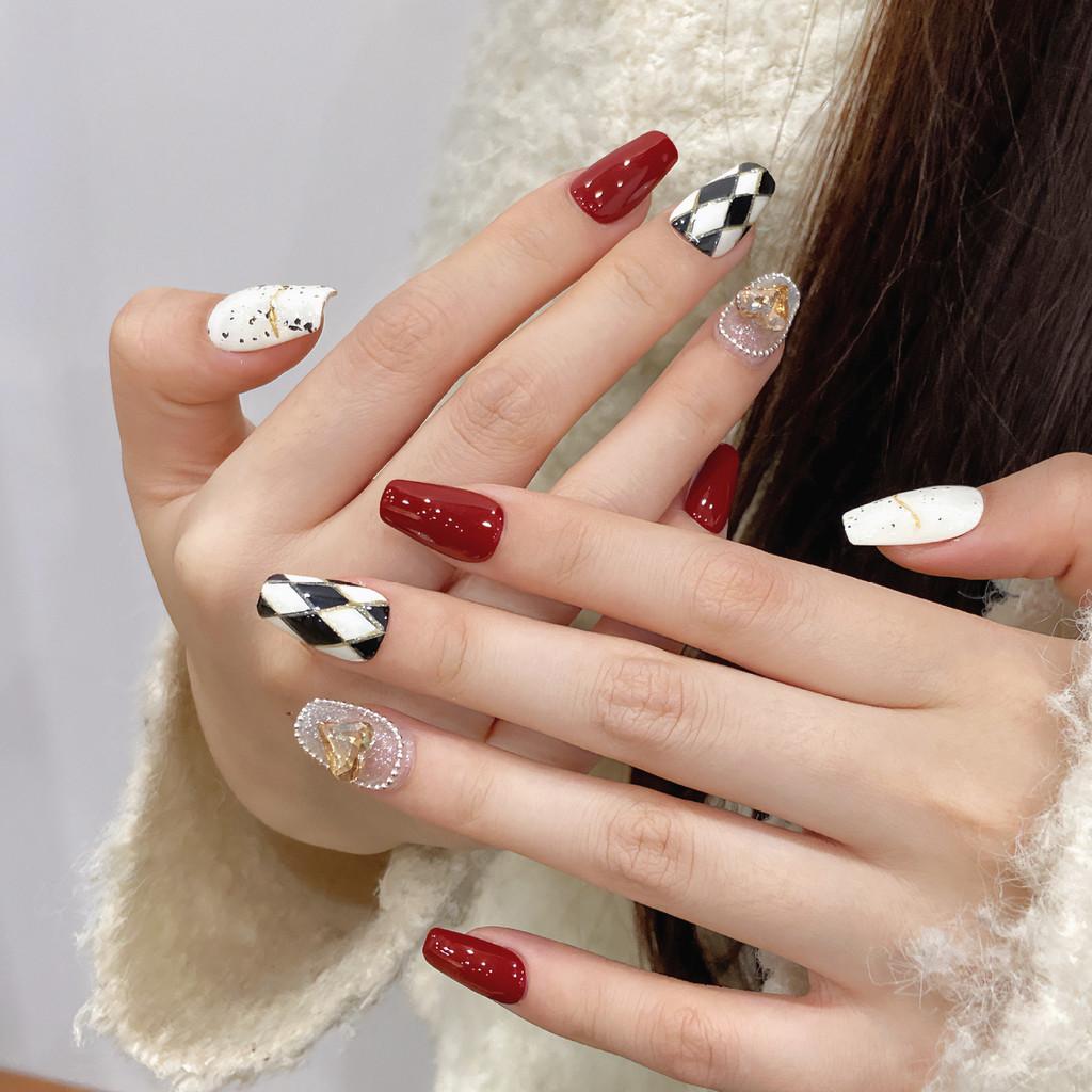 HANDMADE Artificial Nail Burgundy Girly Rhombus Plaid Short Phototherapy Nails Fake Nails Reusable and Removable Nails