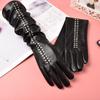 Искусственная кожа pu кожа женские перчатки удлиненные сенсорные зимние заклепки для тепла полнопалые для вождения