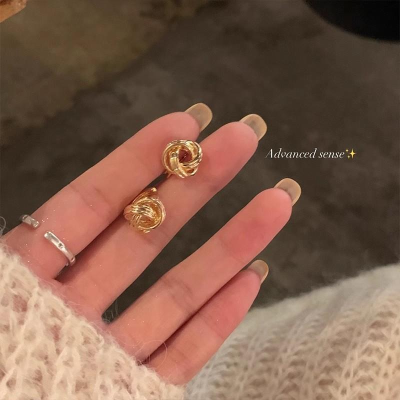 Серьги-гвоздики с фианитами, серебряная игла, изысканный женский темперамент, серьги для весны и лета.