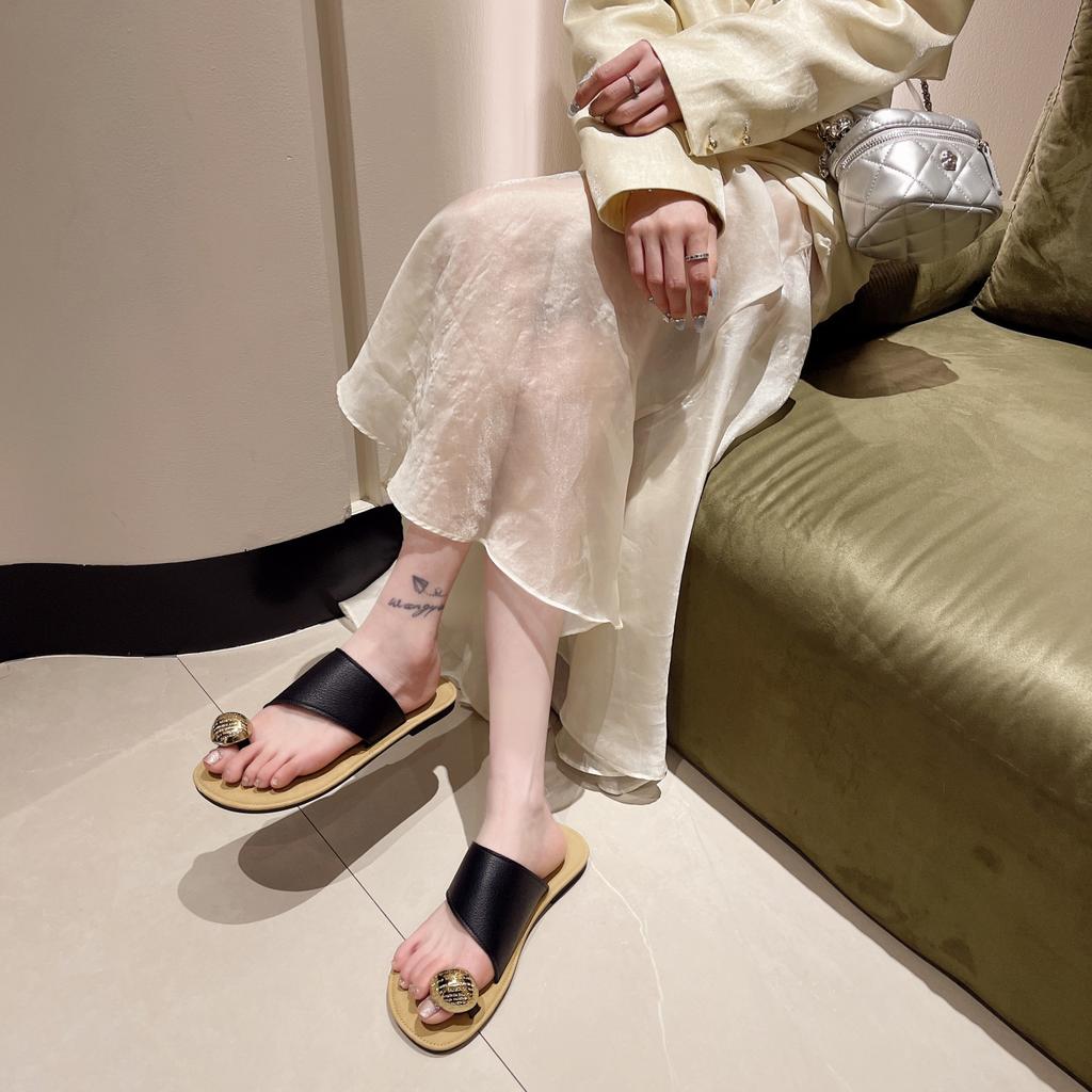 Модные тапочки с квадратной головкой и металлической пряжкой, женские летние нескользящие мягкие верхние туфли, пляжная обувь для женщин, повседневные римские сандалии на плоской подошве
