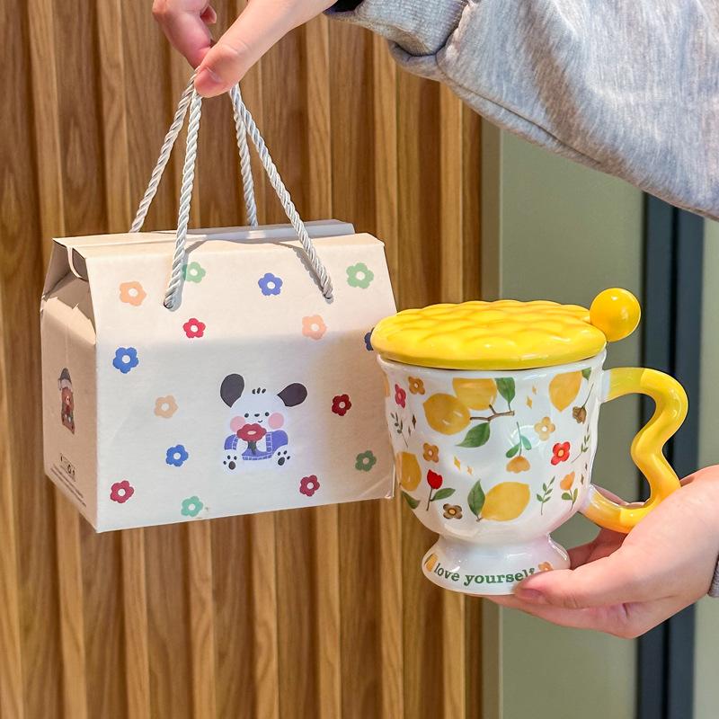 Керамическая кружка высокой ценности с крышкой и ложкой, милая кружка с фруктами для девочки, офисная кофейная кружка, подарок на день рождения