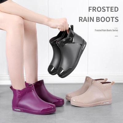 «Женские нескользящие водонепроницаемые матовые резиновые сапоги — короткие для использования на открытом воздухе»