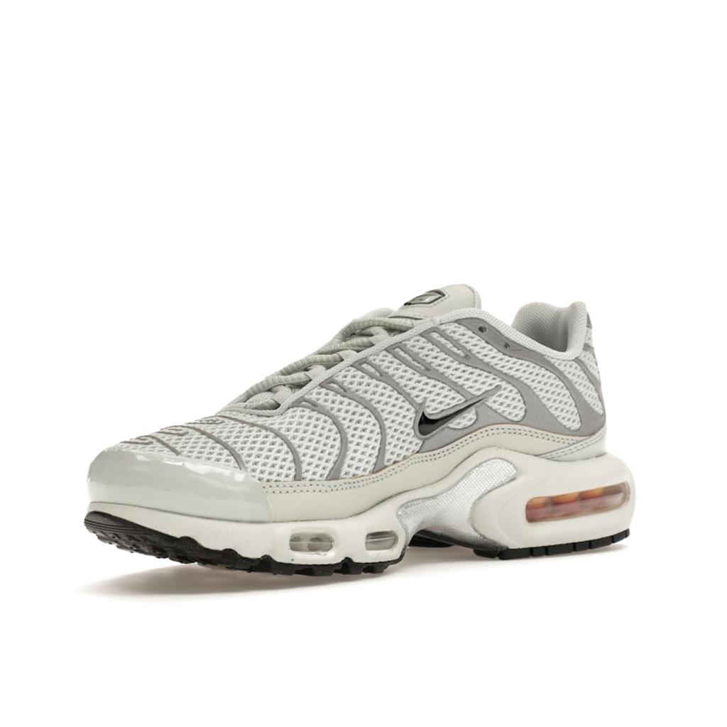 Nike Air Max Plus Light Silver Women Sneakers Grey Chrome Light-Bone FV8480-002