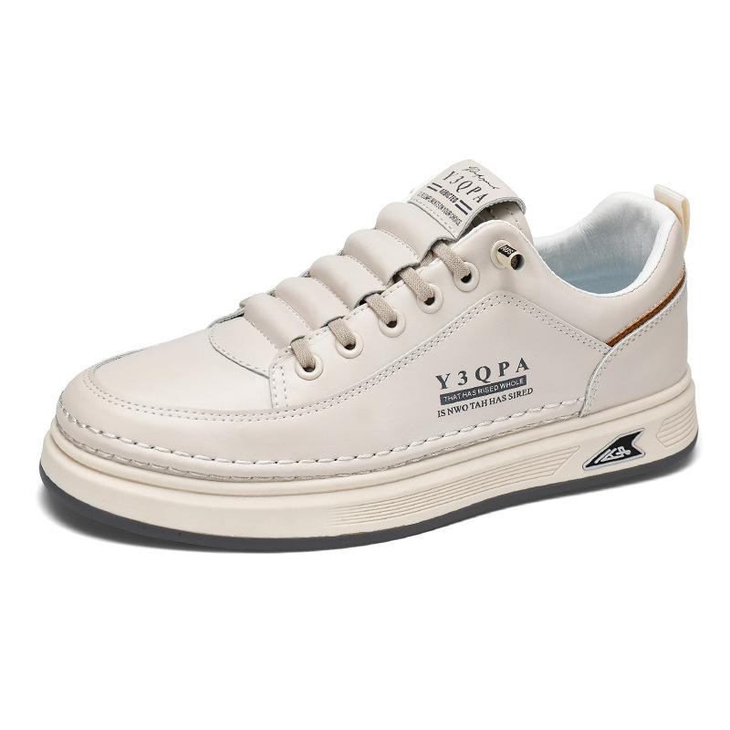 Лето 2025 Новые мужские маленькие белые туфли Мужская дышащая повседневная обувь для скейтборда Универсальный спортивный тренд Новая мужская обувь