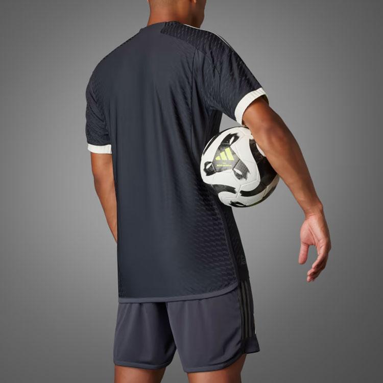 Adidas Ювентус 23/24 третий подлинный трикотаж с текстовым принтом в стиле пэчворк с коротким рукавом мужской футбольный трикотаж черный IQ4854