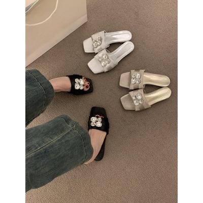 Темпераментные туфли-шлепанцы с открытым носком и толстым каблуком для женской летней носки, новые красивые сандалии на низком каблуке