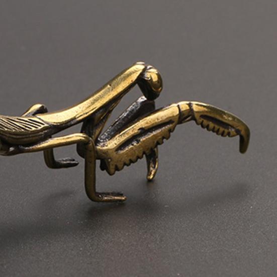 Внешний вид скульптуры богомола моды художественный мини яркий