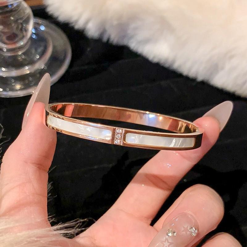 Женский браслет из циркония розового золота: Невыцветающая титановая сталь, нишевый дизайн в стиле легкой роскоши
