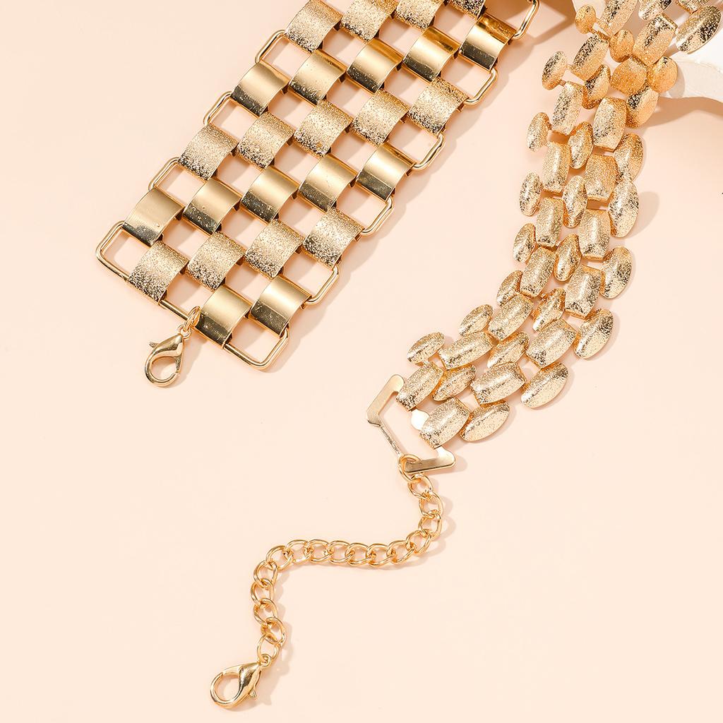 Комплект из крупных ажурных цепочек — смелое европейское ожерелье и браслет