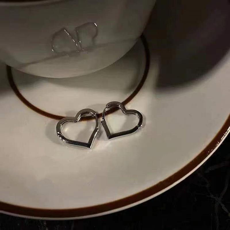 1 пара серебряных женских маленьких сережек с геометрическим сердечком, гипоаллергенные серьги, подарок, простые модные корейские серьги