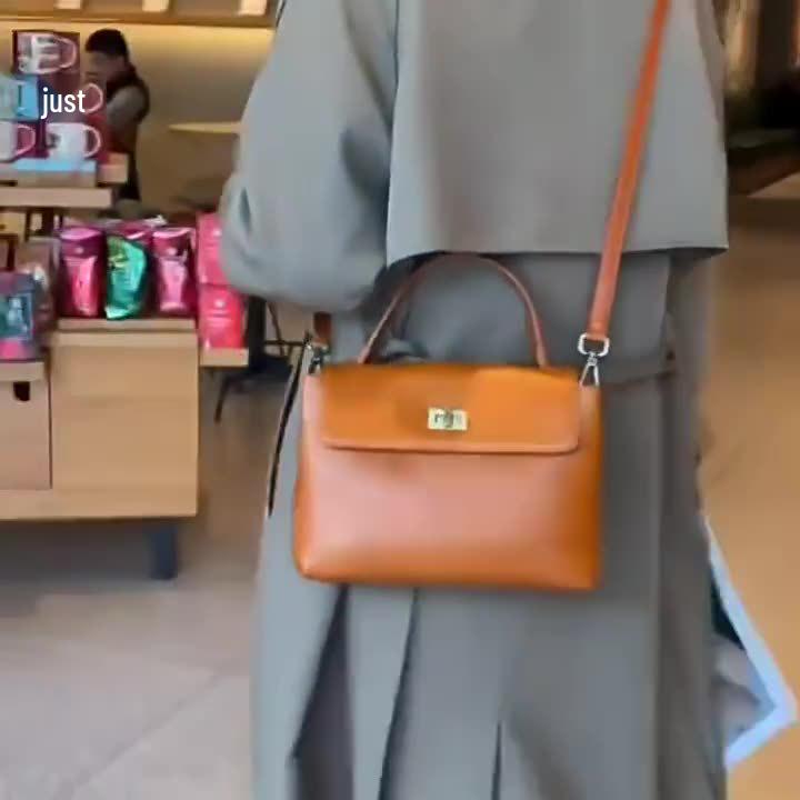 Весна/Лето 2025 Женская сумка кроссбоди из лицевой коровьей кожи - Большая вместимость, универсальная и модная.