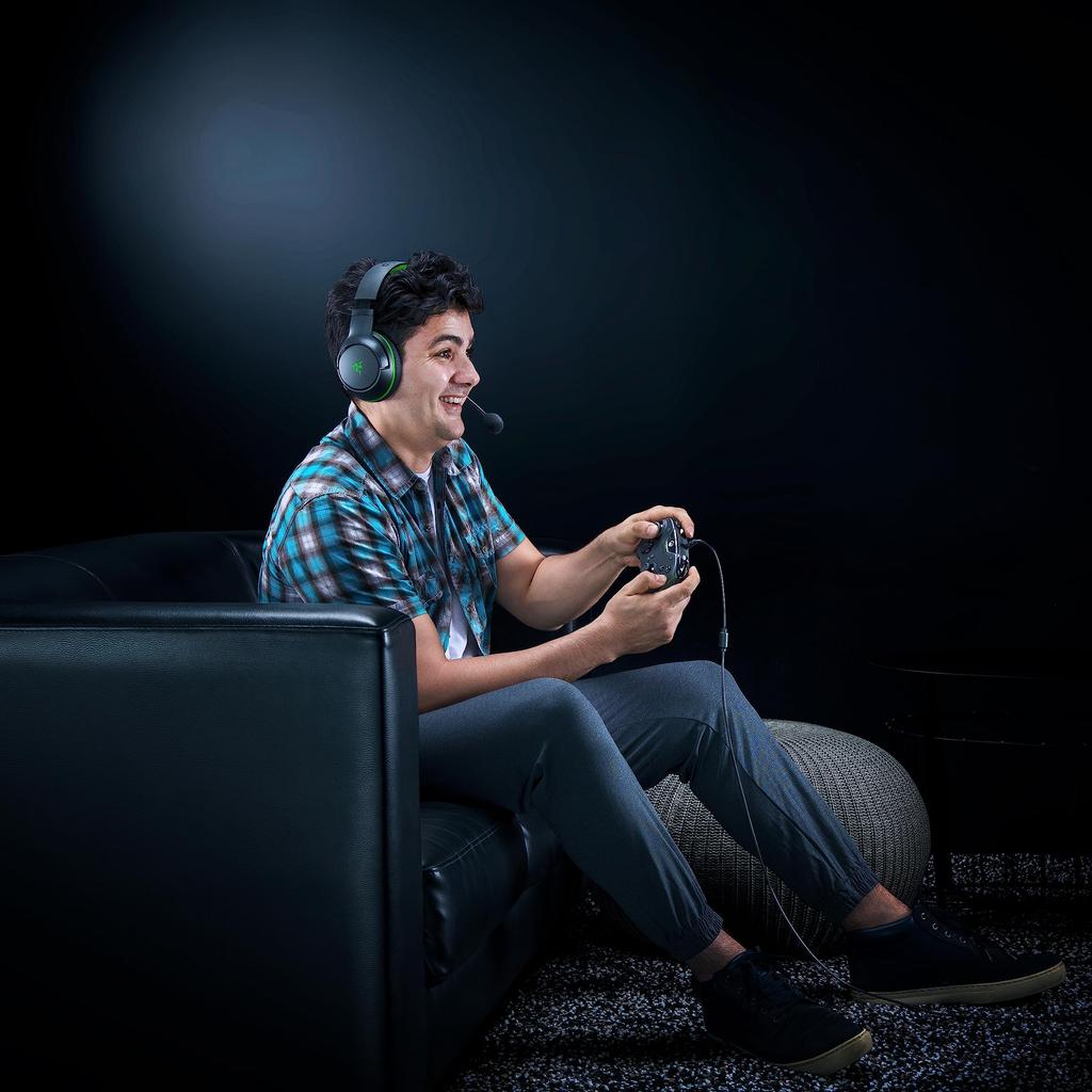 Razer Wolverine V2 Chroma Проводной игровой профессиональный контроллер для Xbox Series Xbox RGB подсветка Переназначаемые кнопки Триггеры Кнопки Триггер Черный XS, One,