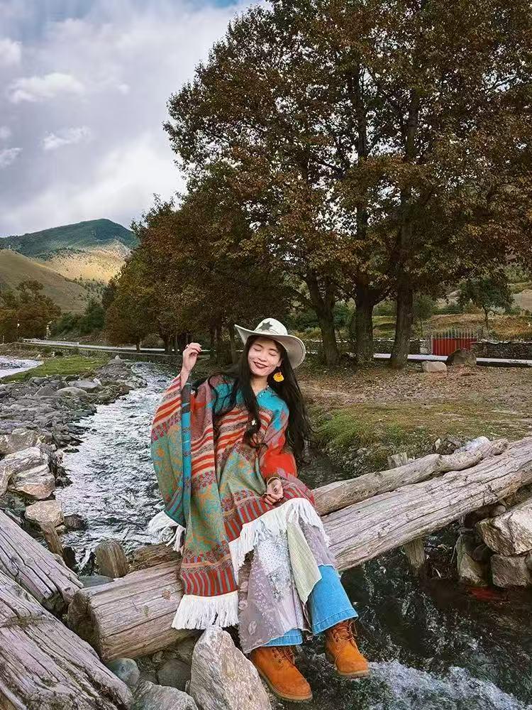 Вязаный шаль-пуловер с этническим узором - Женская теплая накидка для путешествий