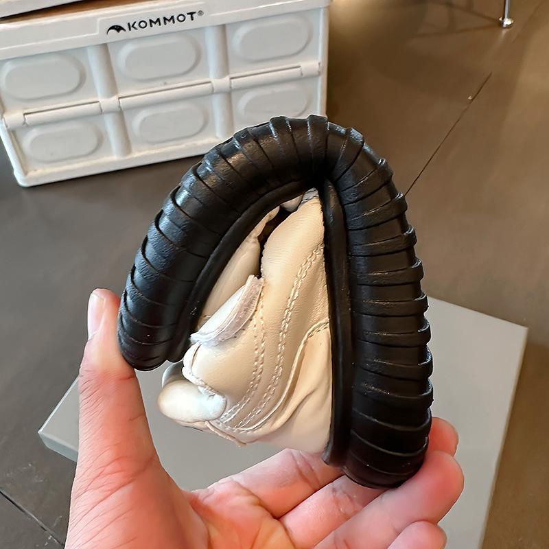 Детская кожаная обувь, весна-осень 2023, нескользящая повседневная обувь на мягкой подошве для мальчиков, туфли для девочек