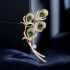 Vintage Gold Color Calla Lily Brooches for Women Elegant Green Stone Peacock Feather Brooch Pin Clothing Jewelry Gifts