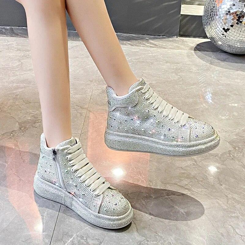 Новые осенние женские туфли на платформе со стразами, белые серебряные туфли на толстой подошве, кроссовки с блестящими кристаллами, трендовые повседневные ботильоны 43