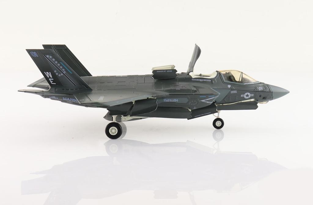 HOBBY MASTER Lightning II Black Sheep Finished Product 1/72 F-35B VMFA-214