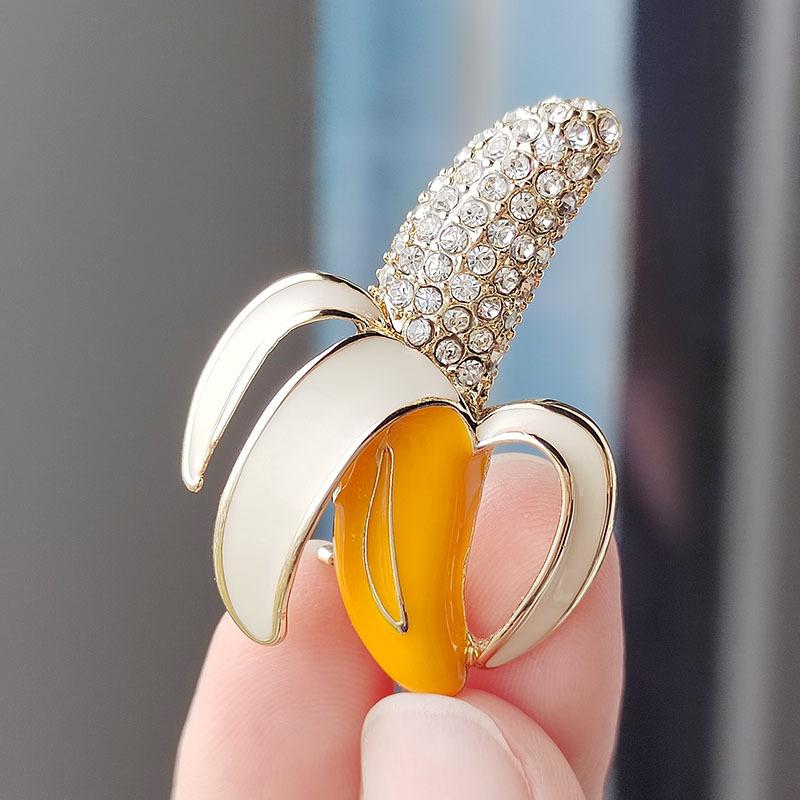 Korean Style Brooch, Cute Banana Pin, Corsage Pin, Clothing Accessories, Bag Pendant, Badge Buckle