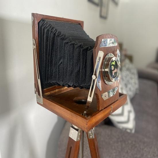 Декоративный дизайн камеры старая ретро камера штатив реплика Главная Очаровательная старая камера с деревянным штативом