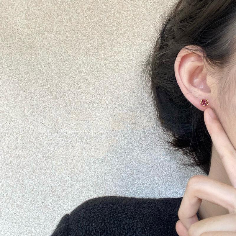 Hot Little Berry Korean Style Niche Design Small Rose Earrings Look White and Simple and Trendy