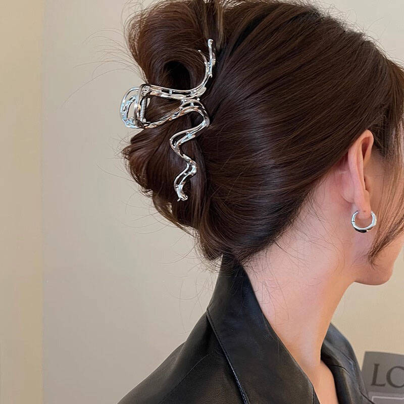 Уникальный Металлический Неправильной Формы Зажим для Волос в Виде Акулы Модный Панк Черный Серебристый Цвет Зажим-Краб Заколка Женская Корейские Аксессуары для Волос