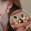 2022 New Elegant White Flower Stud Earrings for Women Accessories Fashion Plant Earings Female Gifts Jewelry