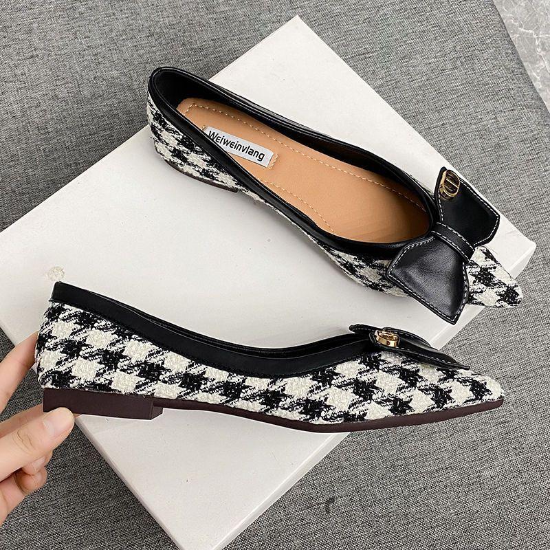 Retro Pointed Women's Single Shoes Soft Sole Spring New Shallow Mouth with Skirt French Small Fragrant Wind One Pedal Work Ladyshoes