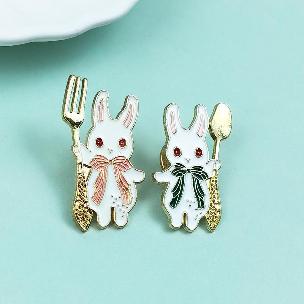 Personalized Cartoon Rabbit Fork Brooch - Cute Animal Metal Badge for Clothing Accessories