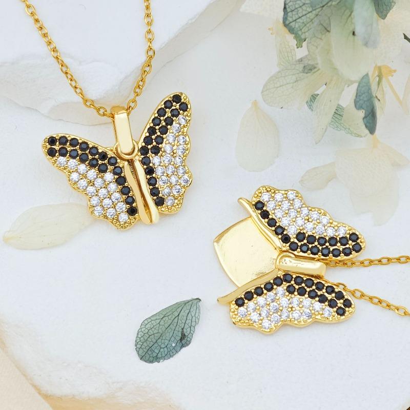 Heart-shaped Open and Closing Wings Creative Fashion Necklace for Women, Simple and Elegant Luxury Design with A Touch of Sophistication.