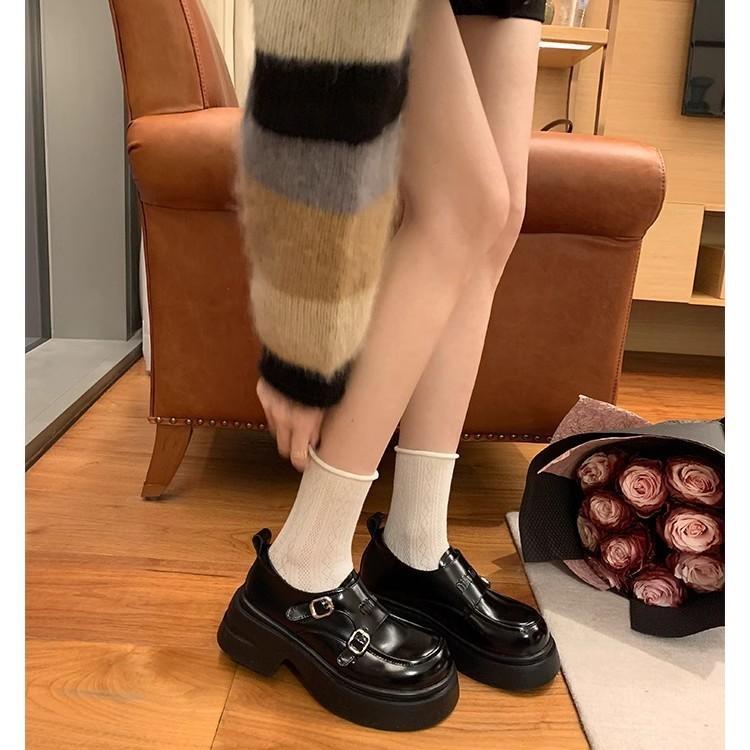 Двойная пряжка на платформе в британском стиле, небольшие кожаные туфли для женщин, новинка 2025 года, модные универсальные повседневные мокасины с одной педалью