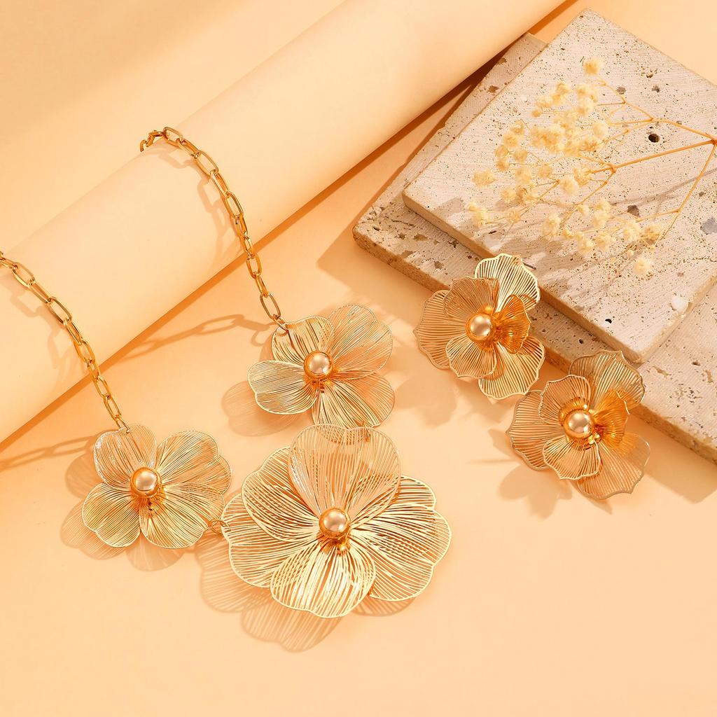 Изысканный роскошный комплект из ожерелья и серег с 3D-цветком для женщин