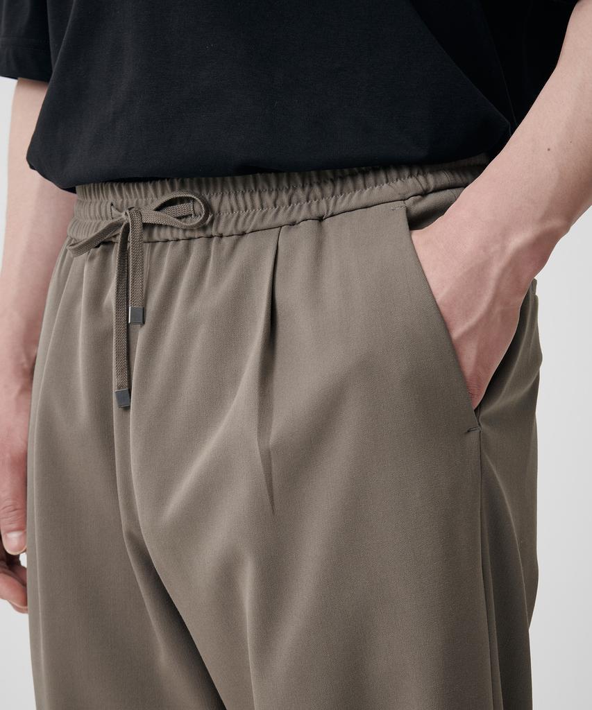 MUSINSA STANDARD Wide Easy Elastic Waist Crop Slacks [Dusty Beige]