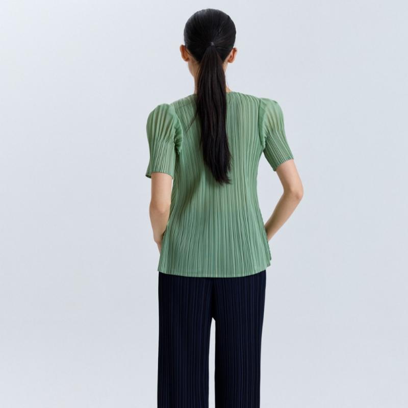 PleaTs Me PleaTed Puff Sleeve T shirT epTss026005