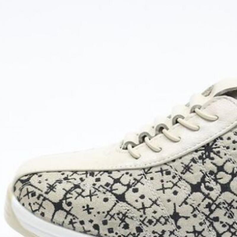 Shiz Madam Women S Hidden Banding SneakerS A42340